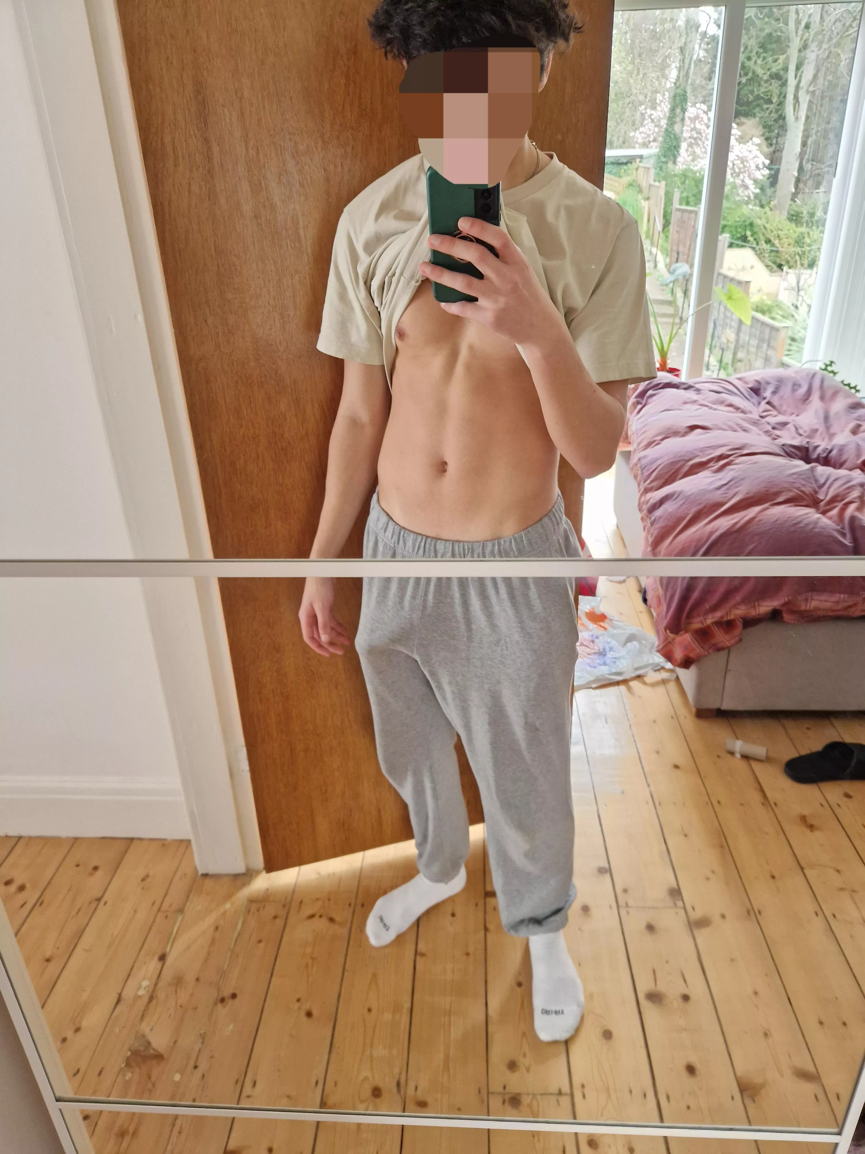 Happy Sunday :). Wish we could be lazy together  posted by guirfy