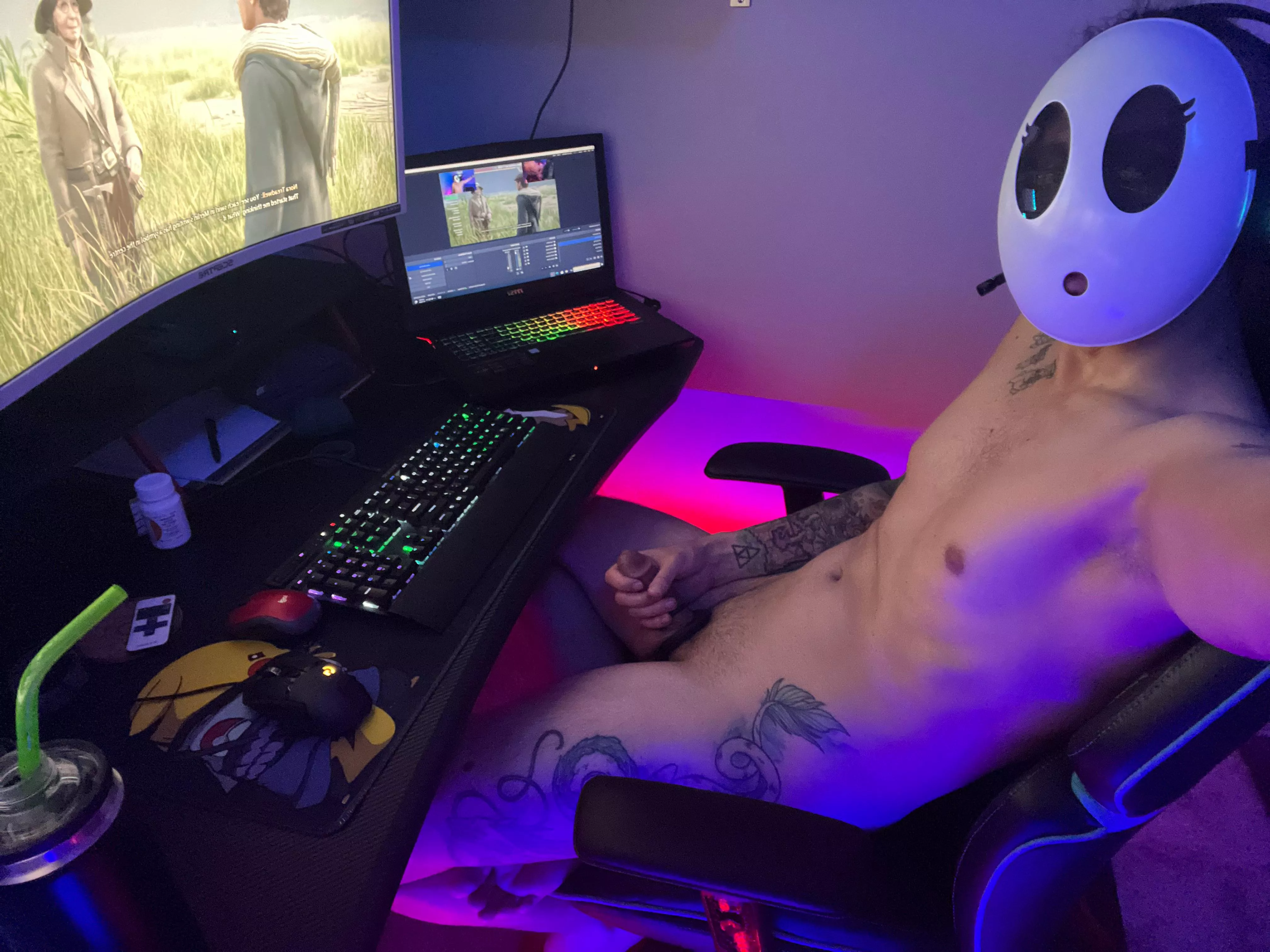 Having fun doing a bit of live streaming. Love being watched. posted by Freebodynerd