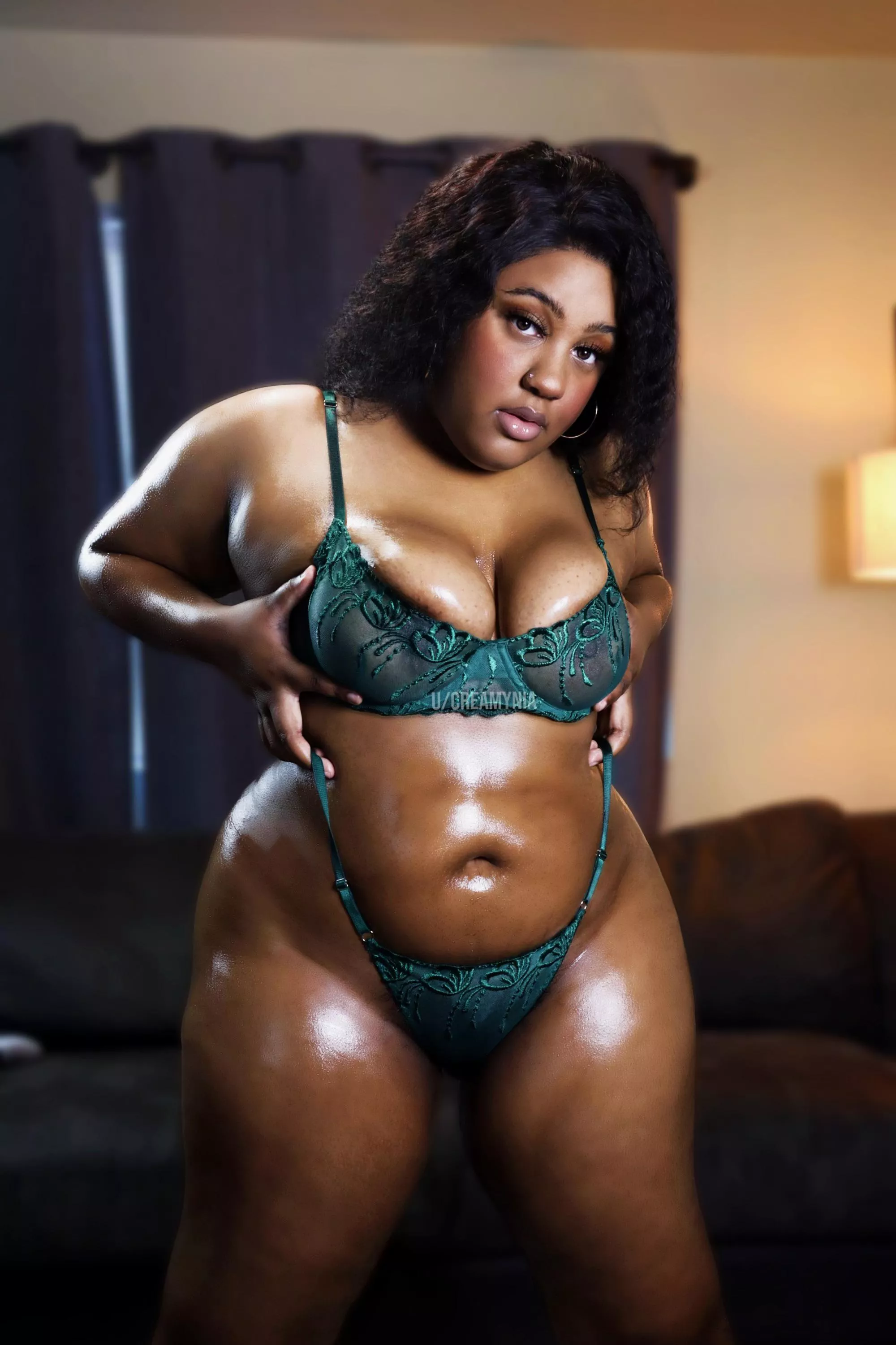 Just a Curvy Cutie posted by CreamyNia