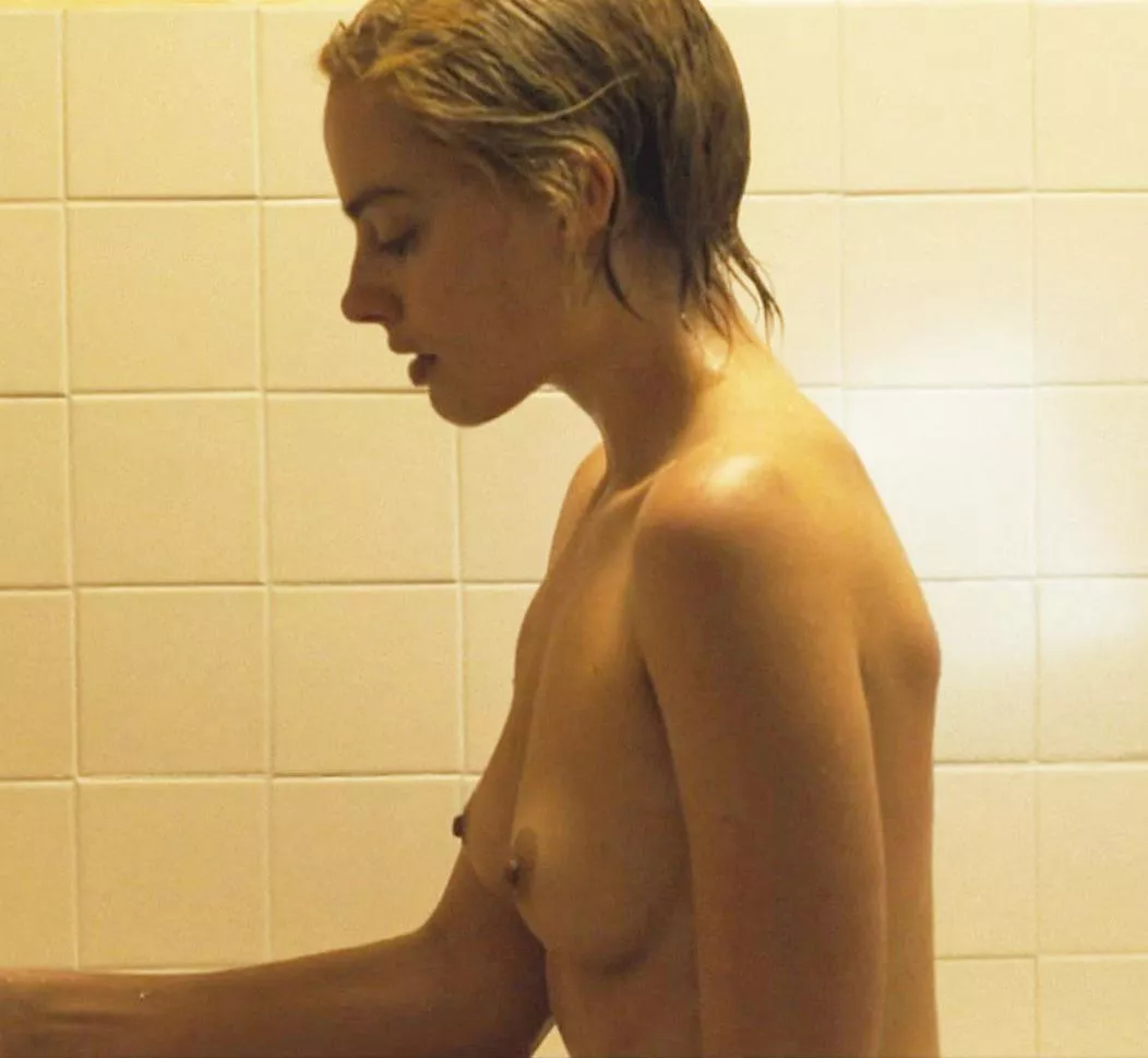 Margot Robbie in Dreamland (2019) posted by theofficialboobcount