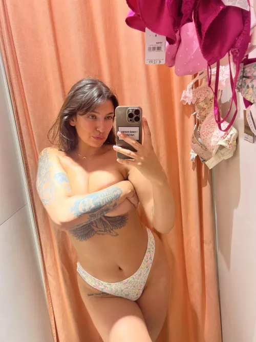 No bra  by thattgirljessy