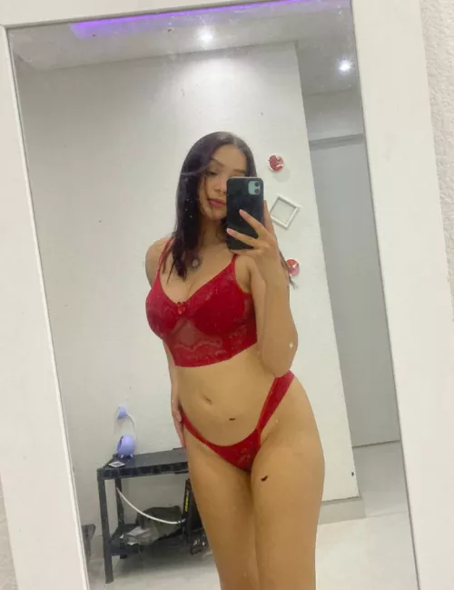 Sexy selfies that you can kiss all night  by sexysarah03