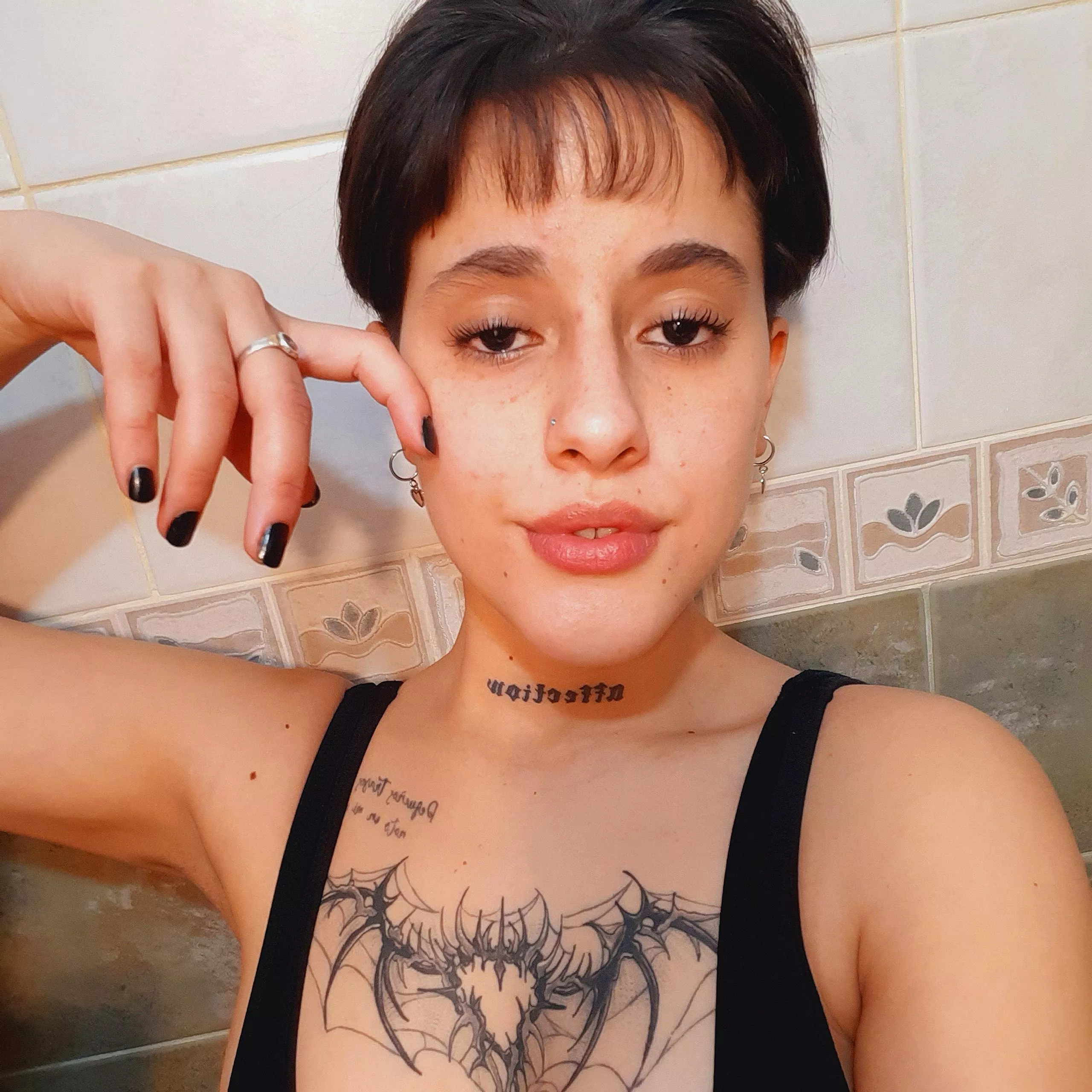 Short and dark hair, does it match? posted by cutebaaby