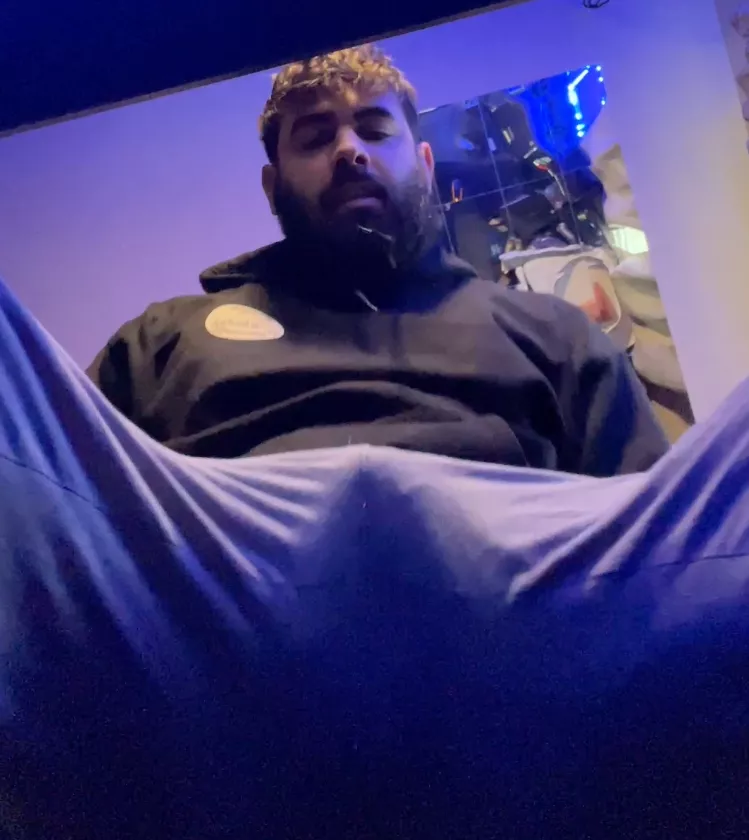 Sweatpant Problems or Blessing posted by AxleRodStewart