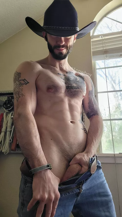 That moment just before you get a pretty thicc treat 😉 by that1cowboy