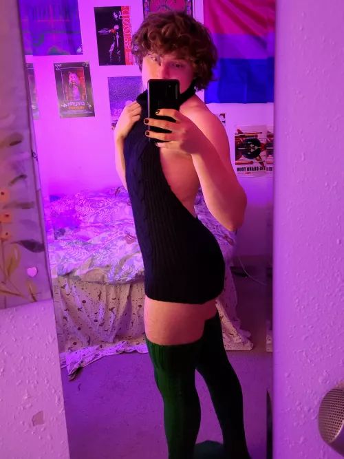 This is what happens to boys who never skip leg day :3 by OneSchmeanBean