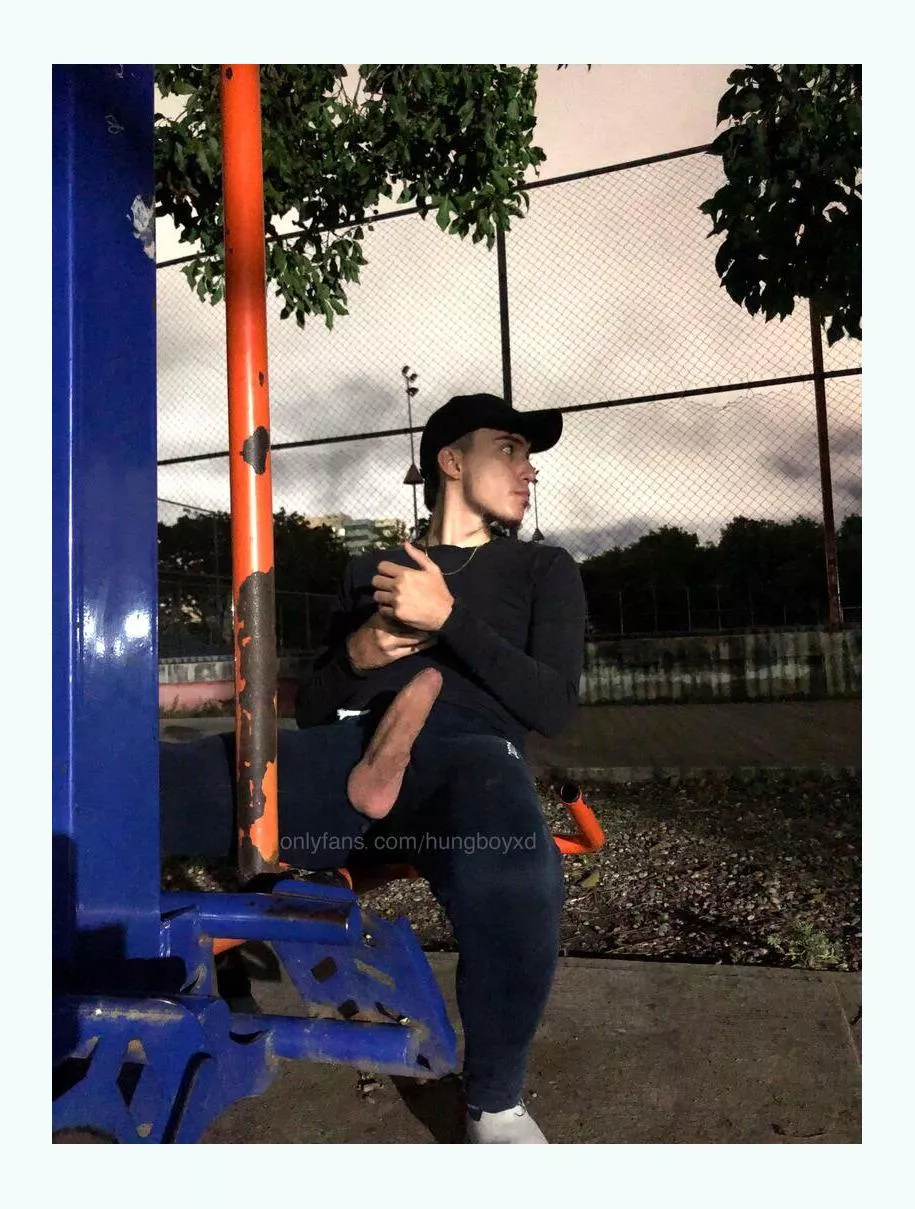 waiting for someone to come and see my big cock. got sweaty coming here so the smell must be amazing. #fortheloveofoutdoorexhibituon posted by Next_Chemist2391