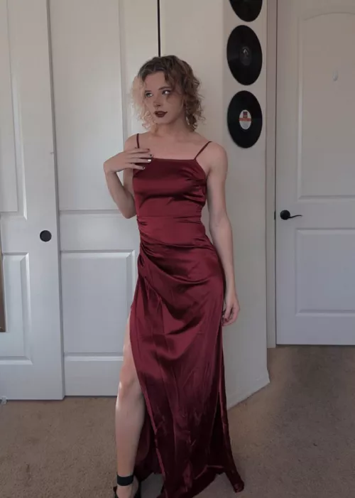 We can wear dresses too 💃 by celestialysia