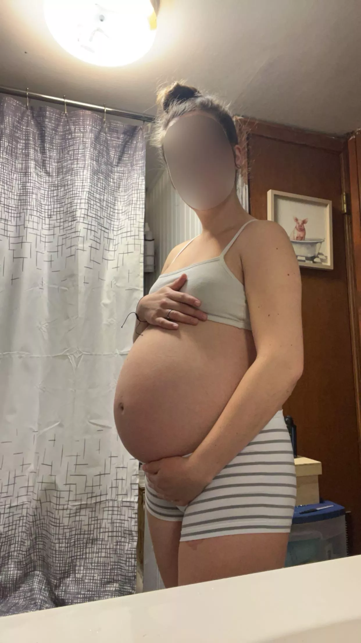 Wish I could stay at home instead of work at 9am😭💕 posted by daisy_darling_rose