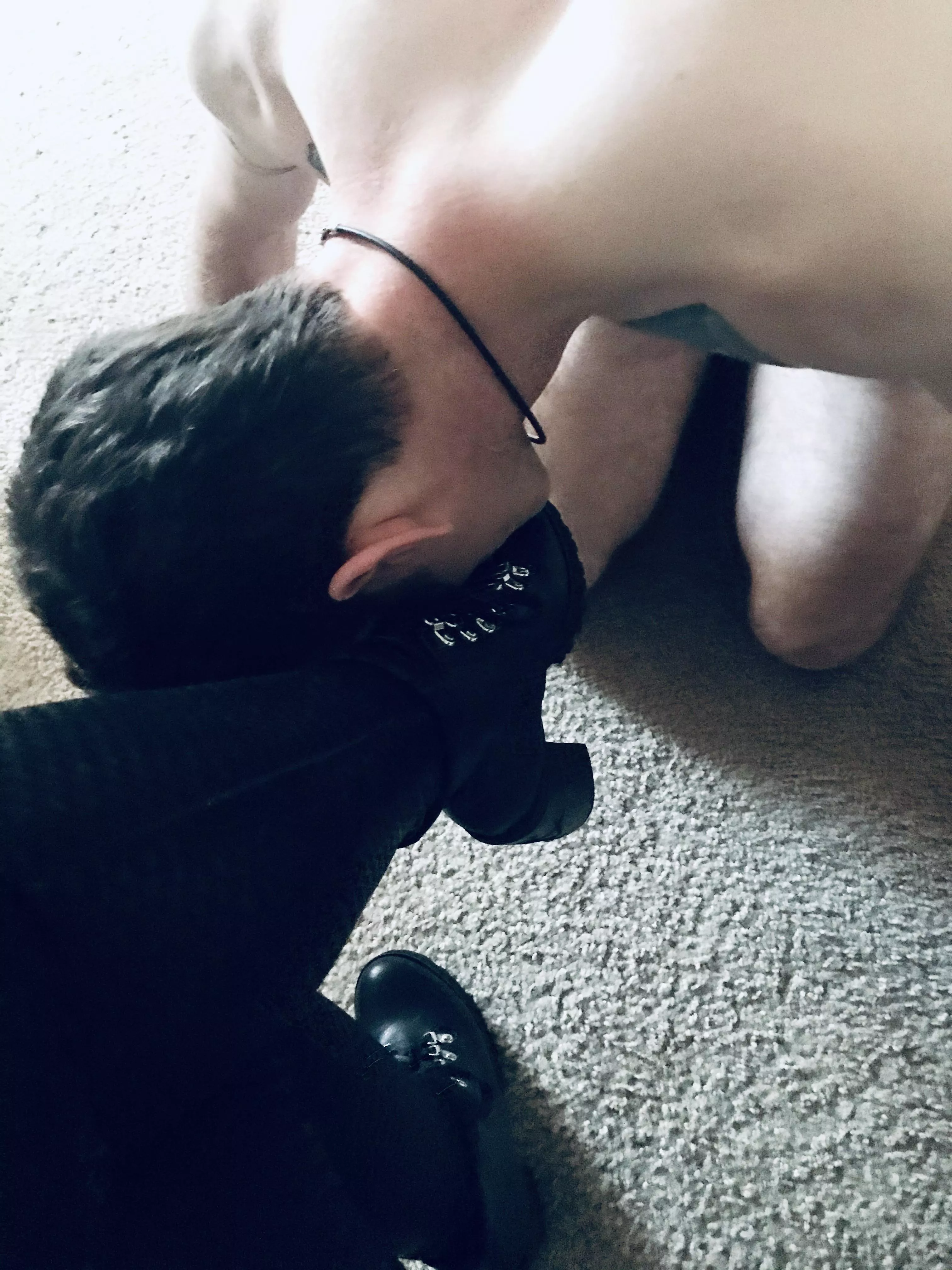 Worship my feet like a good Beta posted by Aggravating_Sand_732