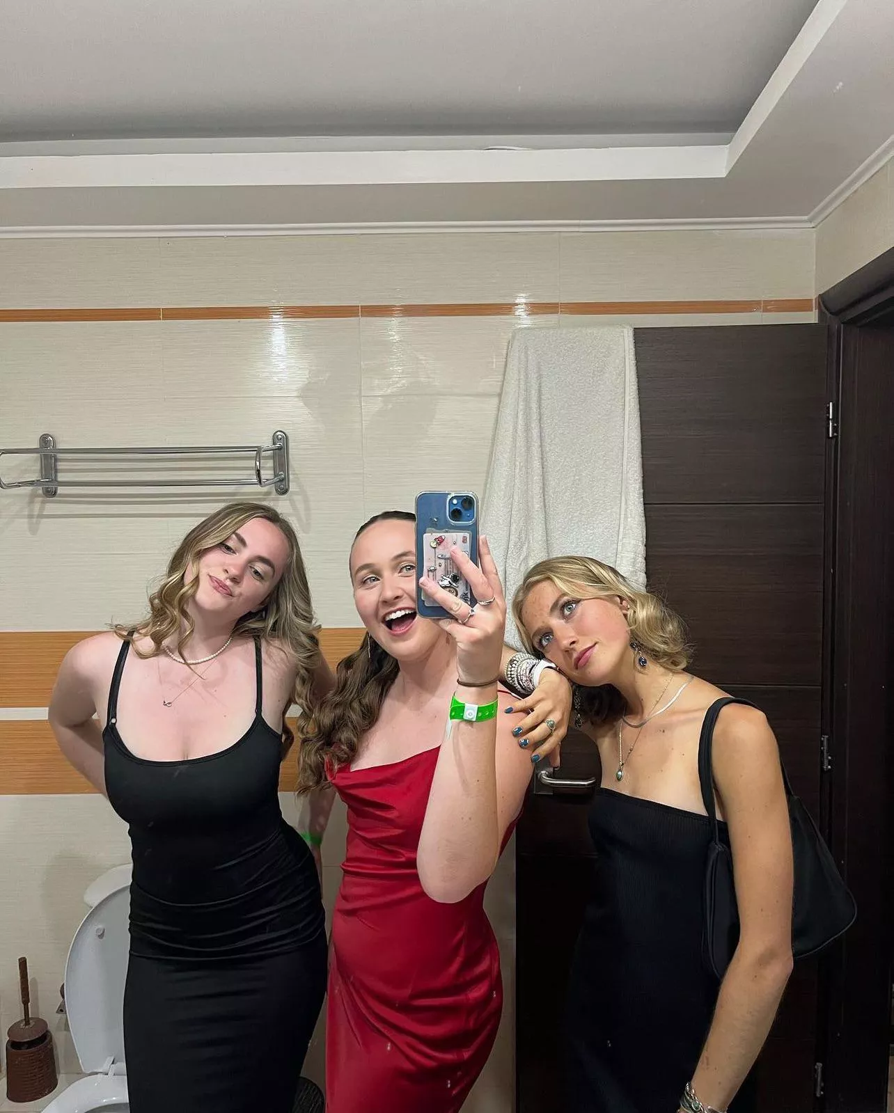 Zante gals posted by Agitated-Mode3963