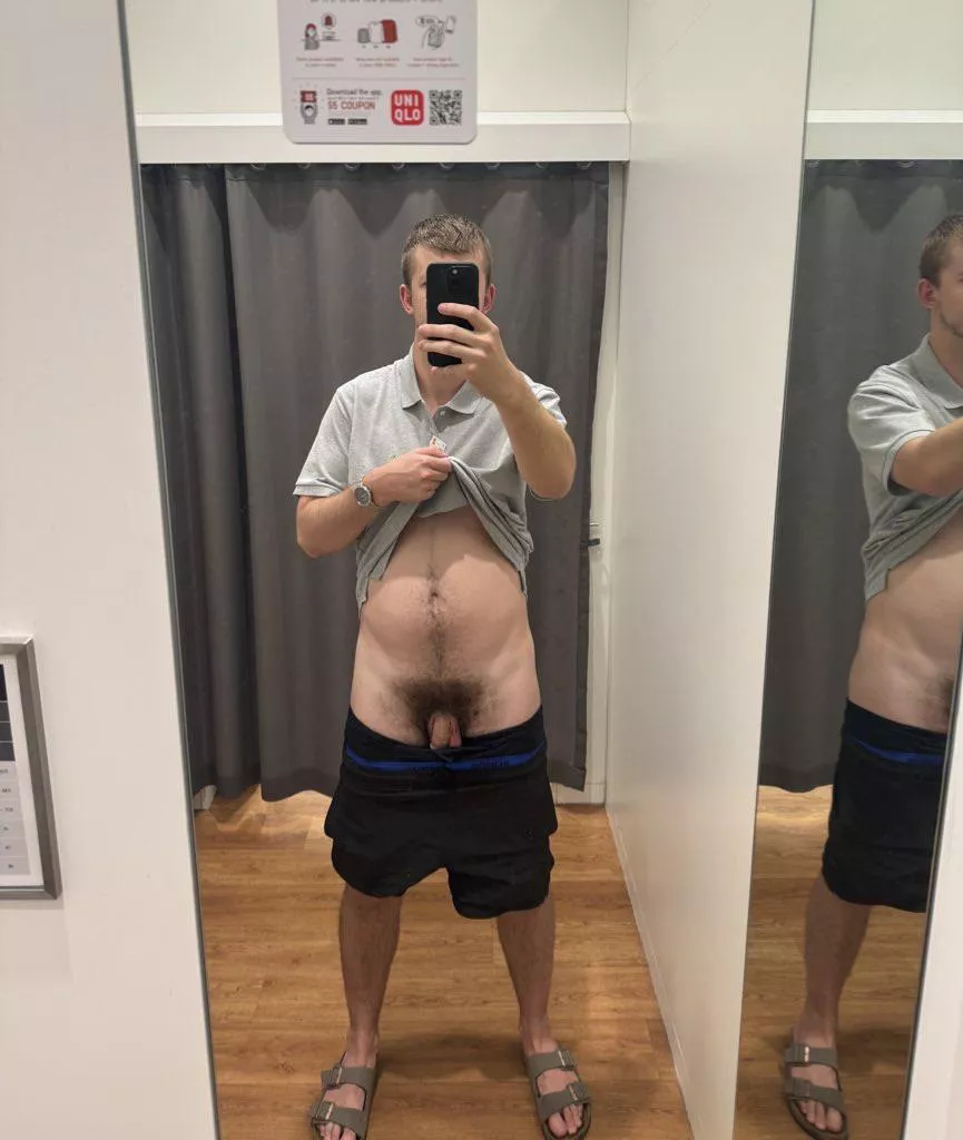 Be honest. Would you suck me off in here? 😈 posted by sexyausboy