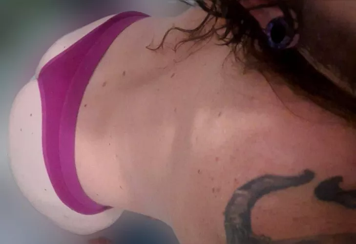 Fresh out of the shower by JoLuHo69