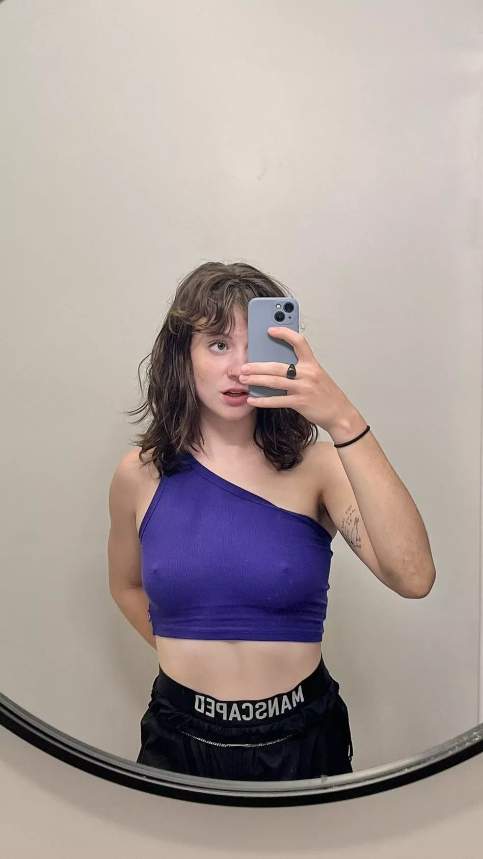 Gym selfie IUTR posted by acctceleb5