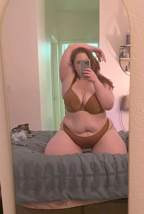 I’ll be the pot of gold and you can get lucky 🍀 by whatspom