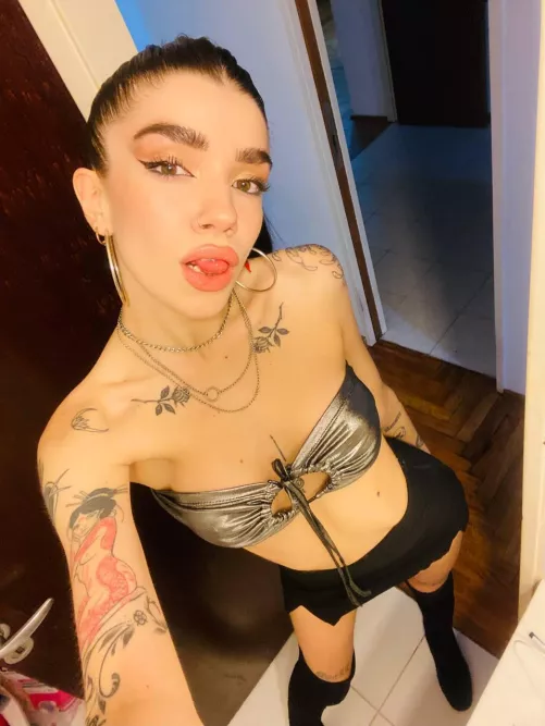 its a cute top by Cute-Aspect-4578