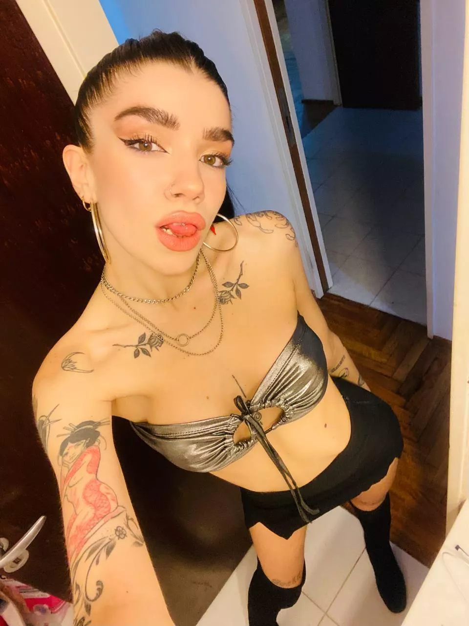 its a cute top posted by Cute-Aspect-4578