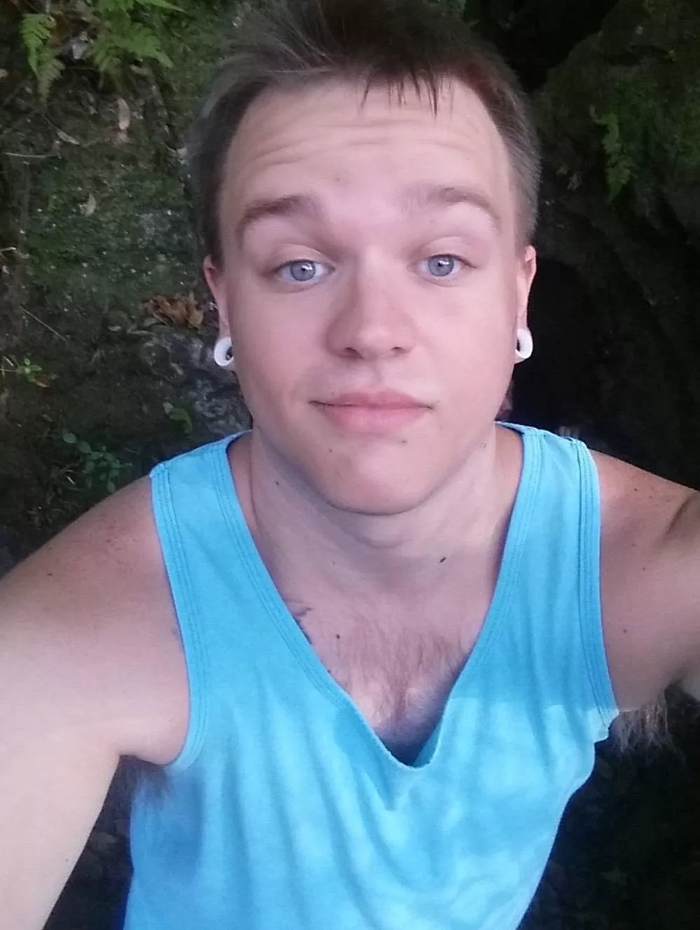 Perfect weather for a hike and exploring some local caves.  posted by gaybakeraf