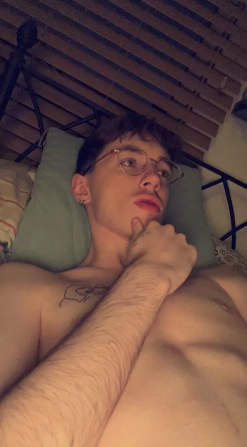 Should probably wear my glasses more often 😅🥸 (24m UK) by Jamesthetwink97