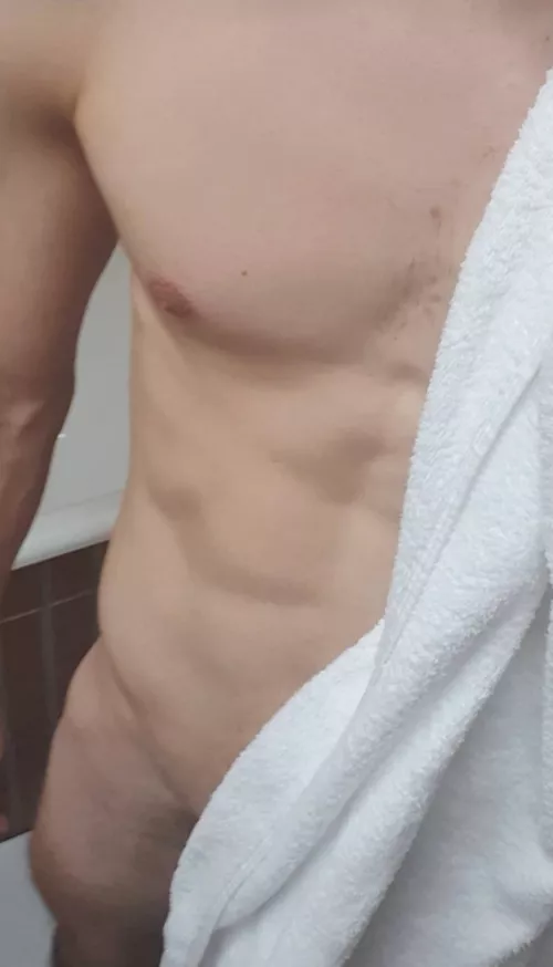 24 Straight swimmer here. Any fit bros wanna chill on snap? Add me: batica_gym99 by Batica_gym99