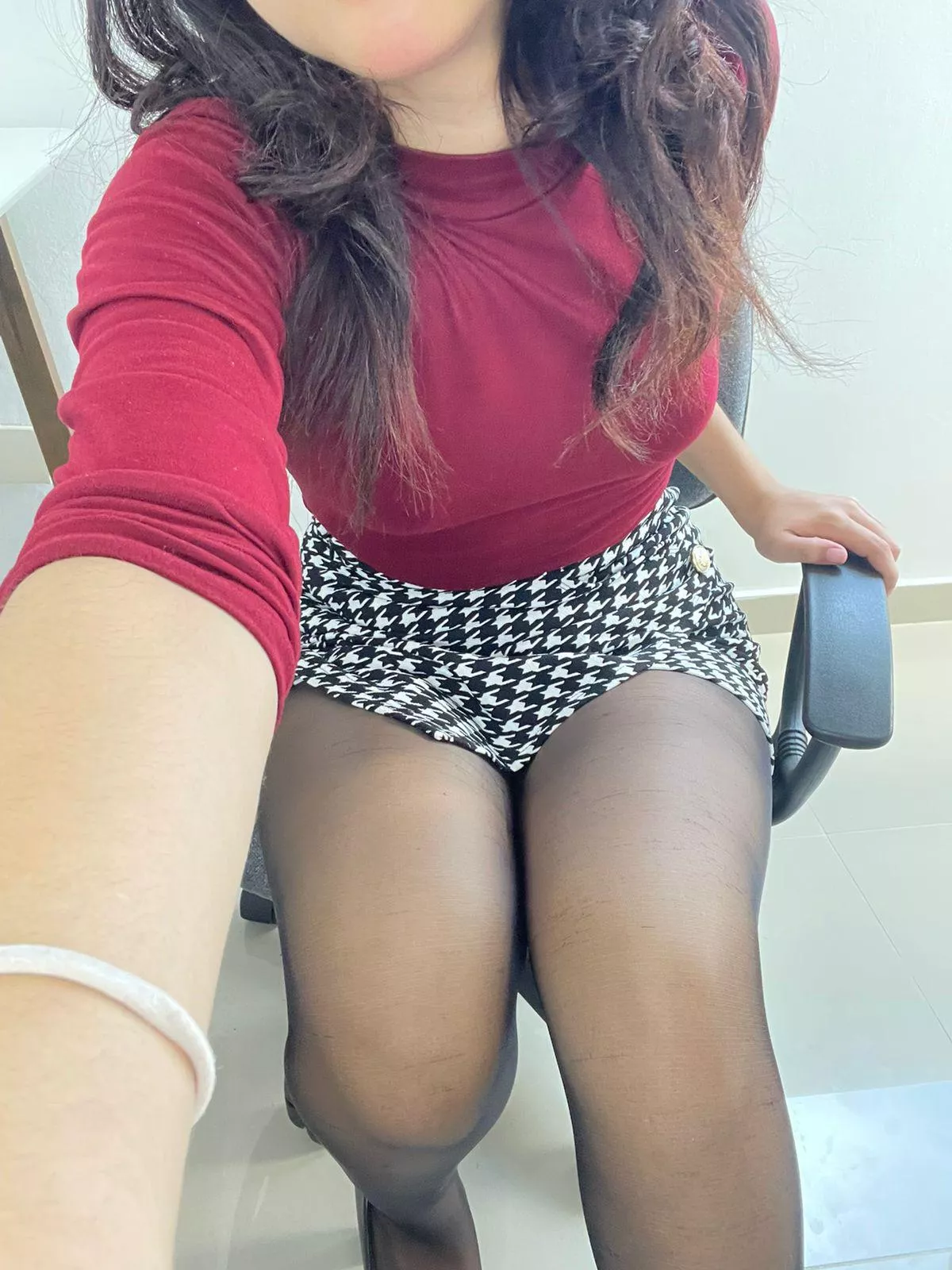 are you into 21yo secretaries with pantyhose? posted by Confident-Emu4587