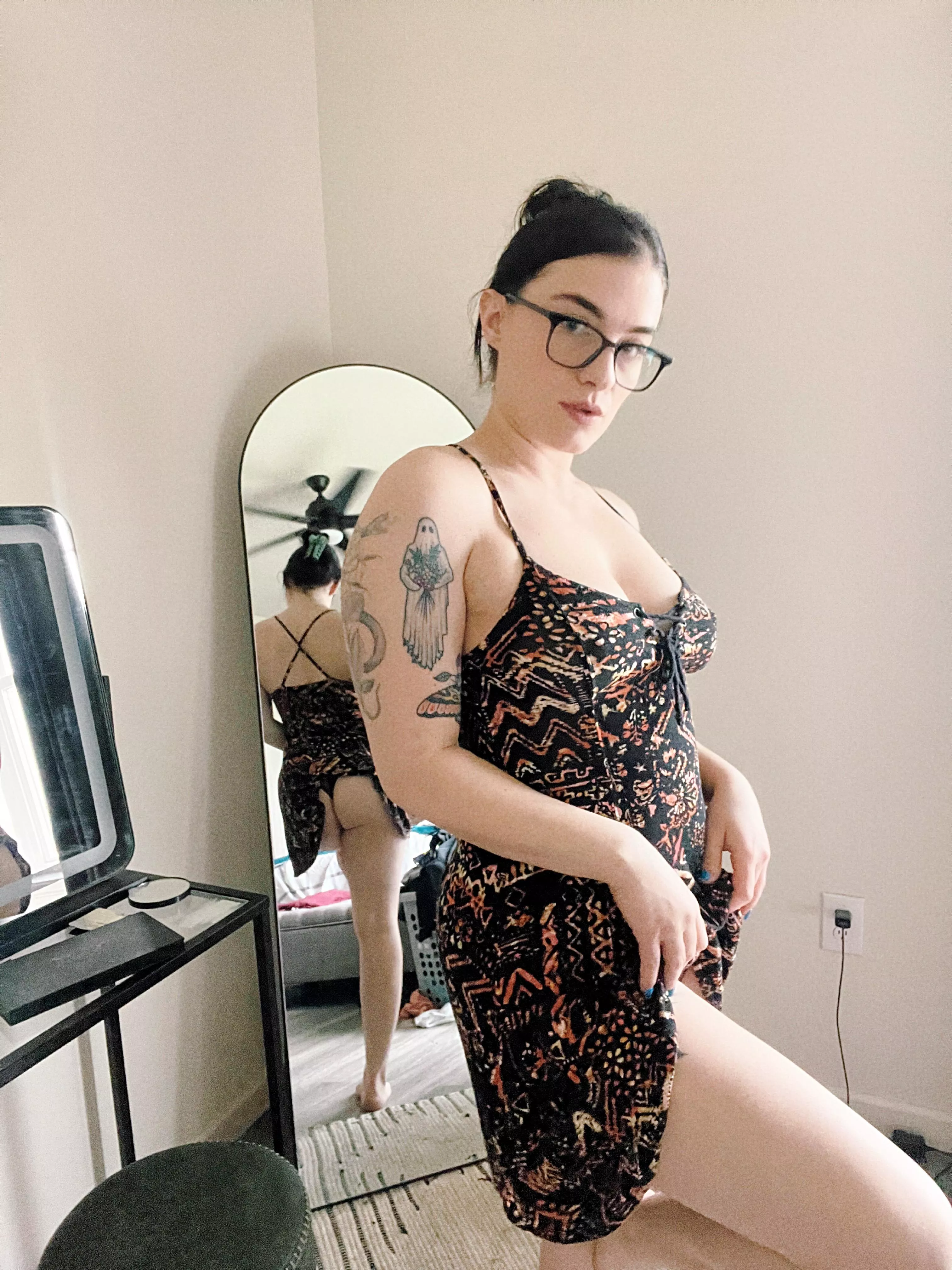 Babe, is there something wrong with my outfit? posted by Emsm_23