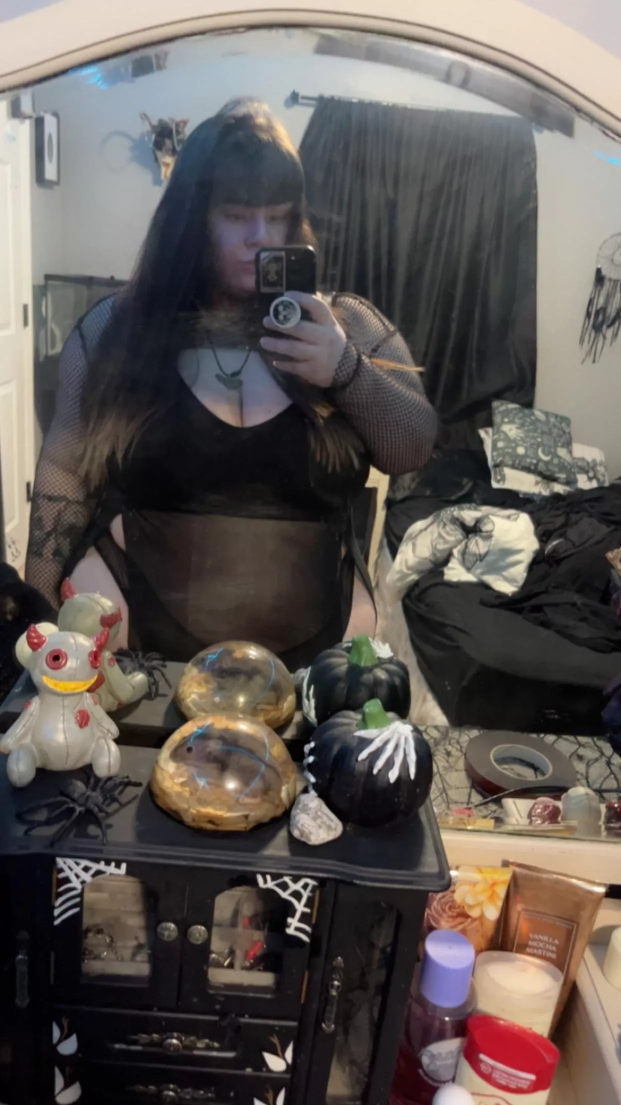 Birthday outfit for the bad: thoughts?  posted by MadxMacabrex