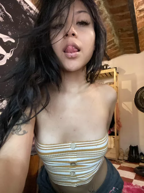 Can we take turns pleasuring eachother while the other plays video games? by Covertfridge