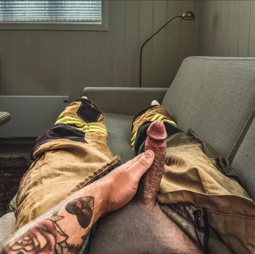 Chilling in between my service! [31] by Daddynort