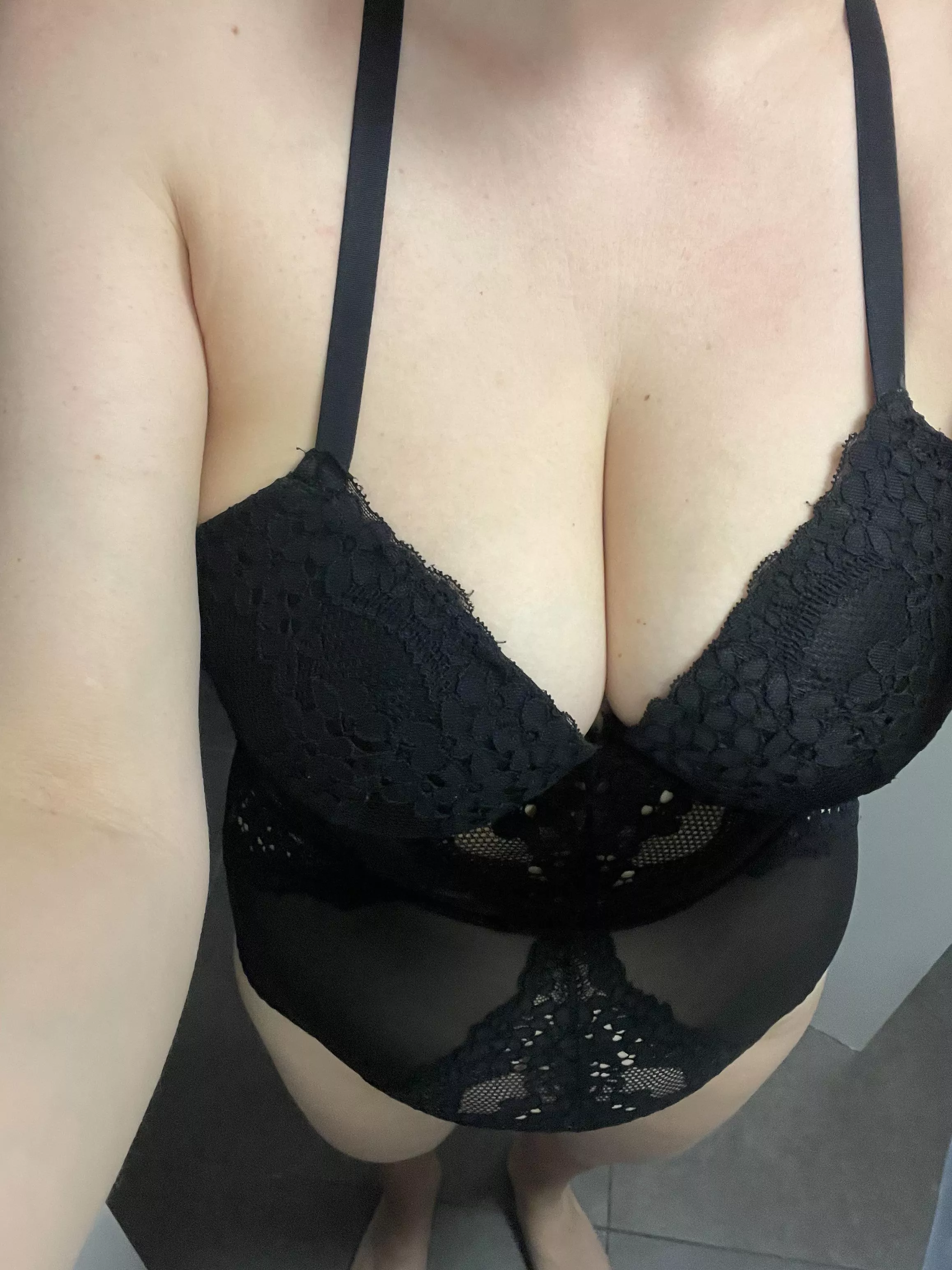 Chubby mom of 2 🔥 posted by Local-Leg-9919