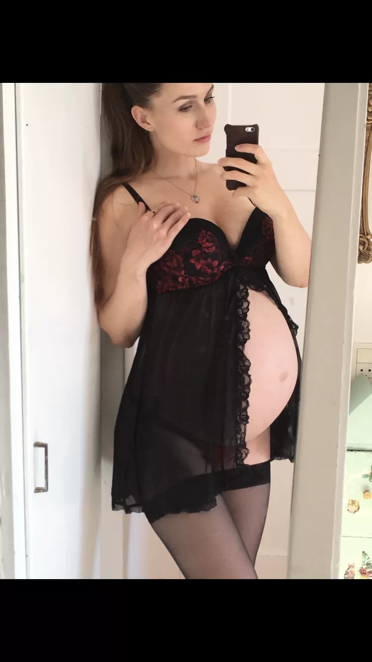 Do you like pregnant girls who like to get slutty? posted by SnowWhiteDK