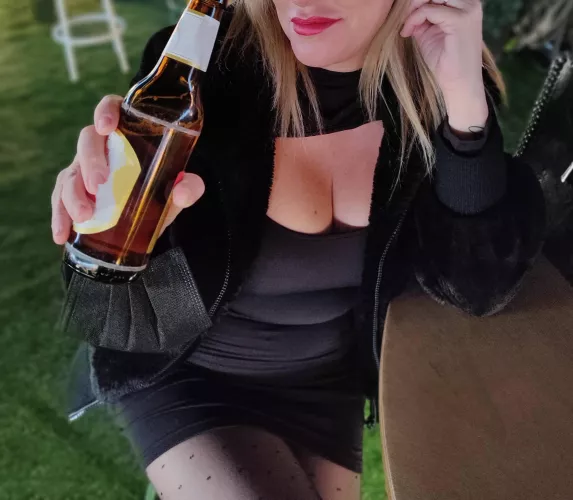 (f) I invite you to a beer, Milf 49yo  by missjonner74