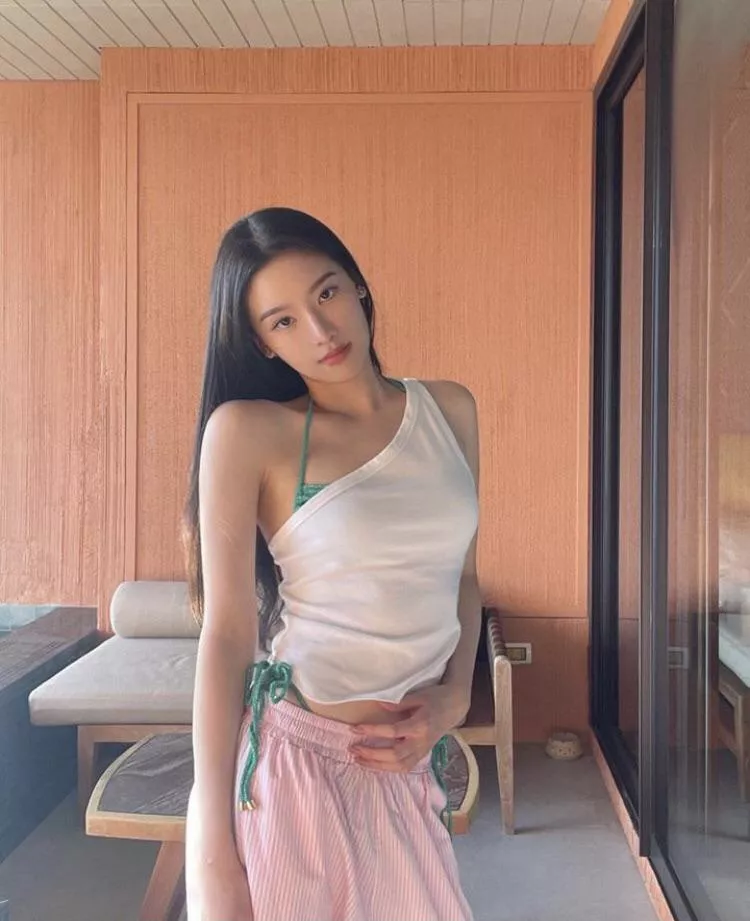 girlfriend material?  posted by devilndaisies