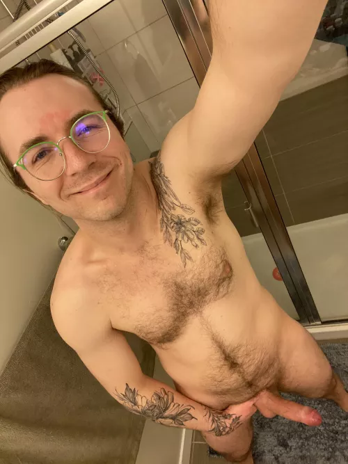 Happy Friday my bi friends ❤️ by Powerful_Cake4317