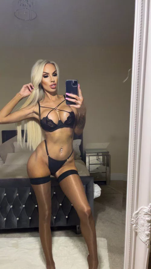 I guess you're really proud to say that you're gooning for bimbos all day long by Giadmkj