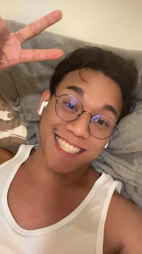 I think I’m loving this glasses look now. how is everyone doing? by Historical_Leave_293