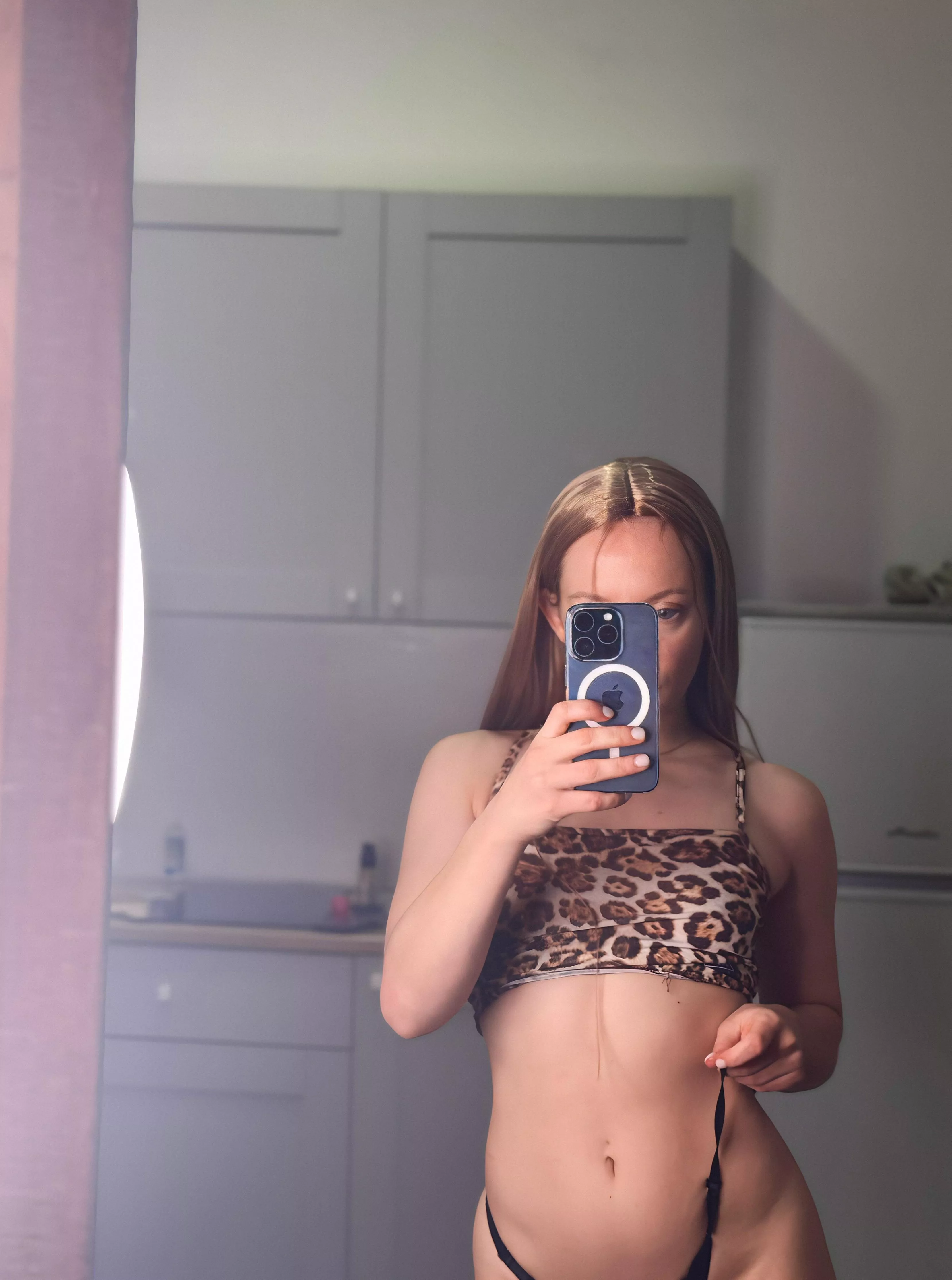 I want to recieve your sweet seed between my thighs posted by azlaniankhan