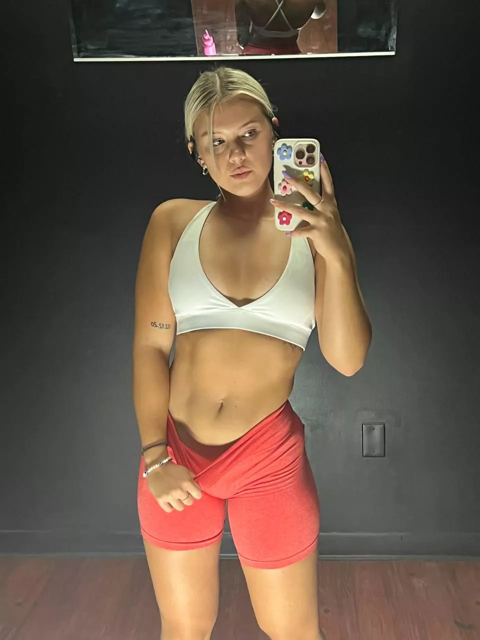 I'm the girl everyone at the gym hits on posted by sidmin