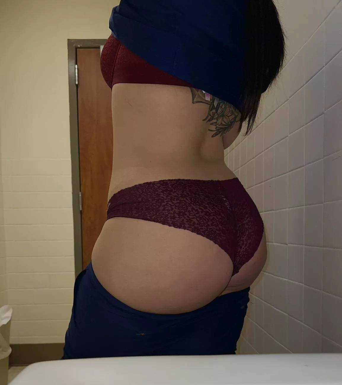 Is this big enough for your hands? 🙌🏼 posted by CourtneyC214