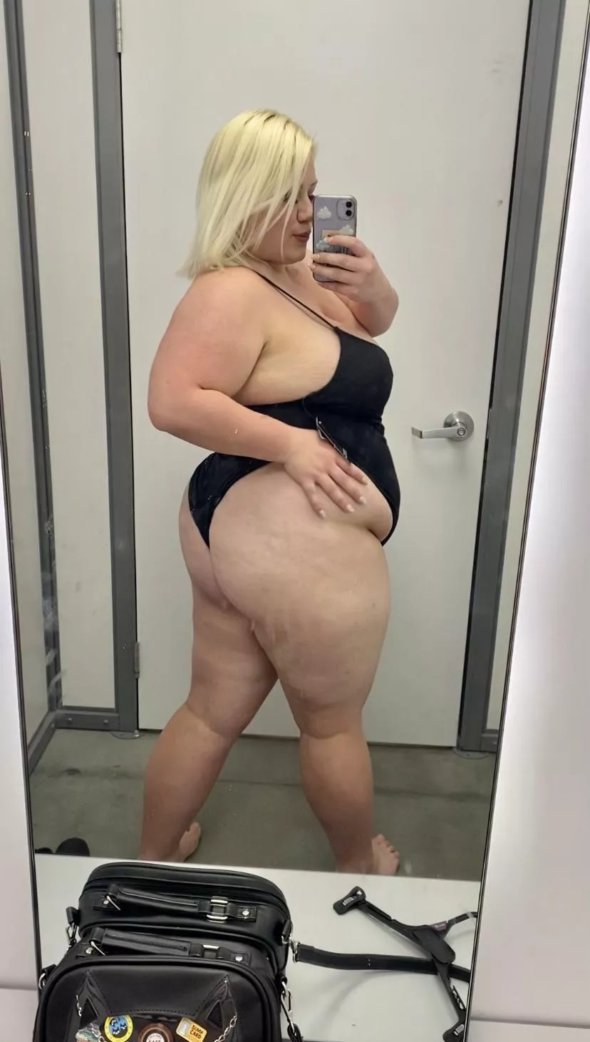 It’s almost swimsuit season! I need someone to come shop with me and give me opinions 😘 posted by Lacey-Summers