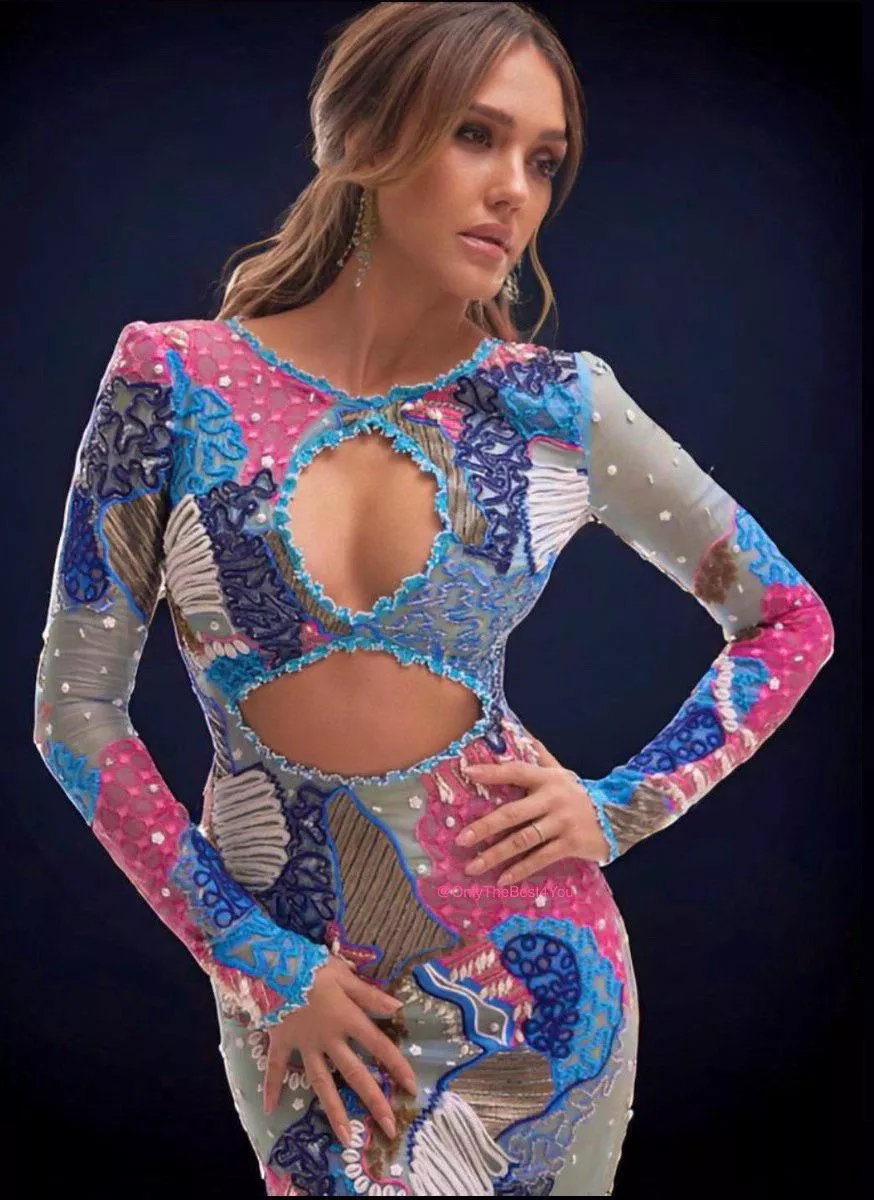 Jessica Alba posted by arrowoodgabriel