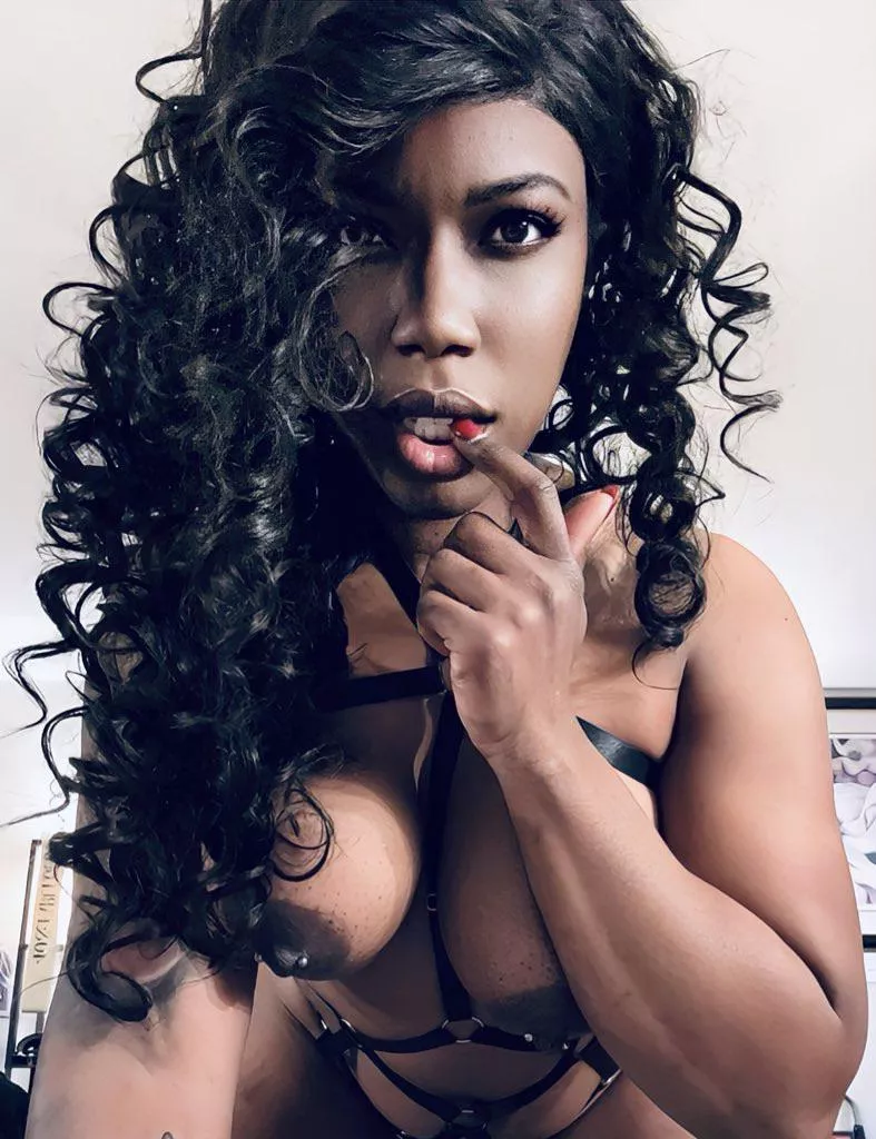 Make me scream (f) posted by foxybalboa23