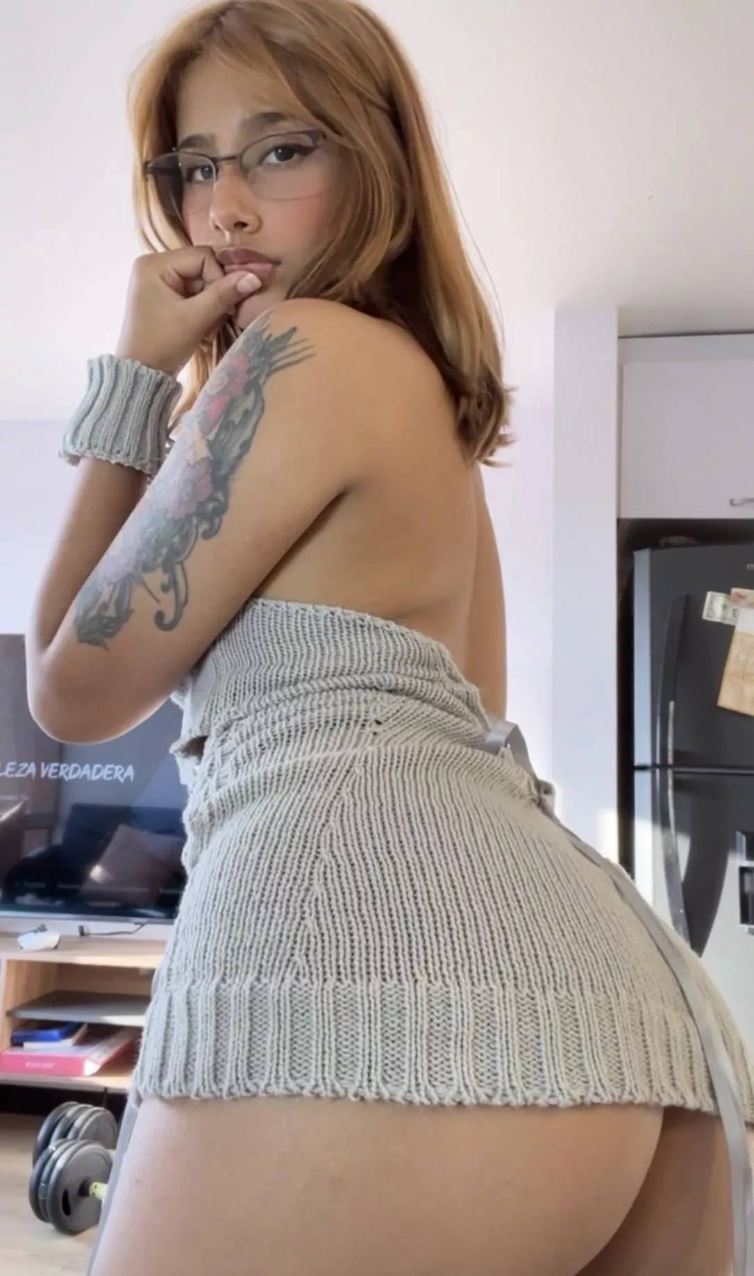 Say “Yes” if you would let me smother your face with my booty posted by Gewoononzinn