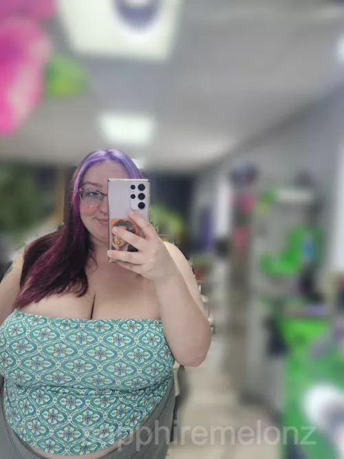 So close to the weekend, how's your week been?? by sapphiremelonz