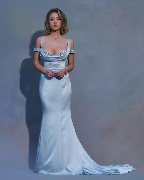 Sydney Sweeney  by maturewine