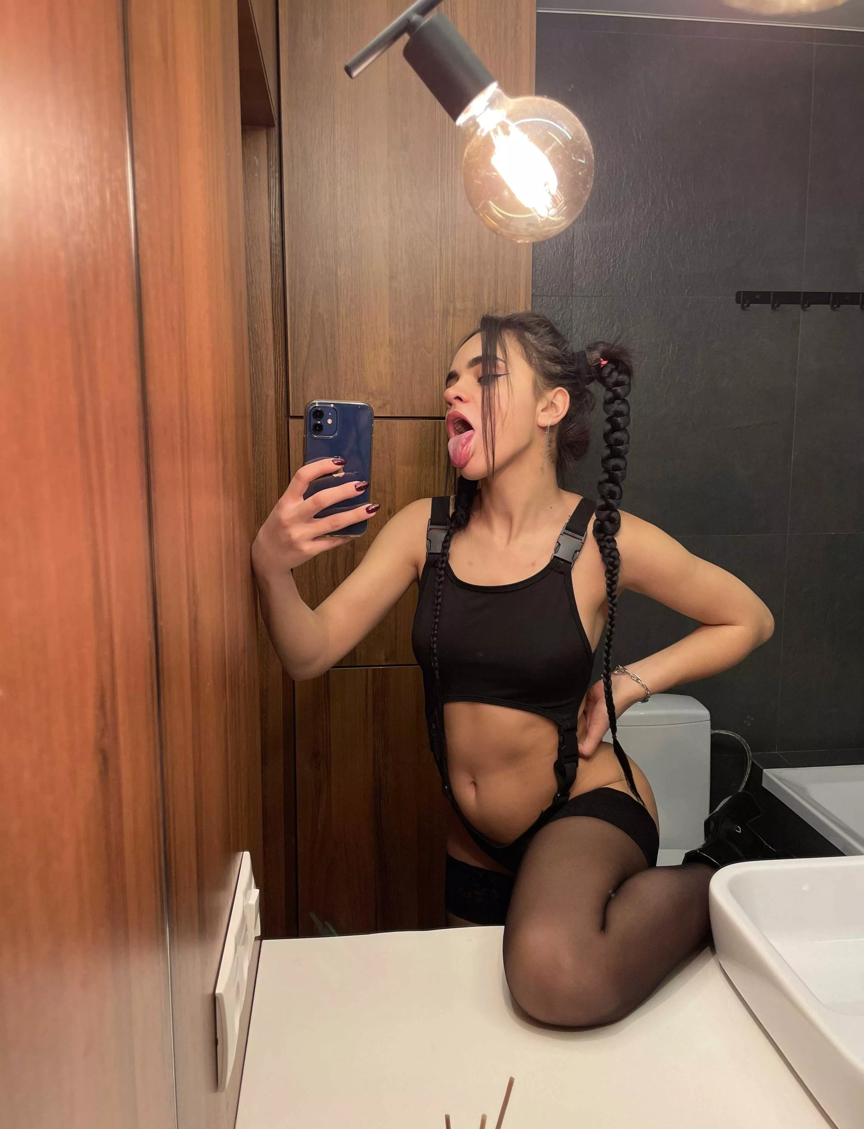 Tell me the size of your member with just one smiley posted by Queen_Voluptuousness