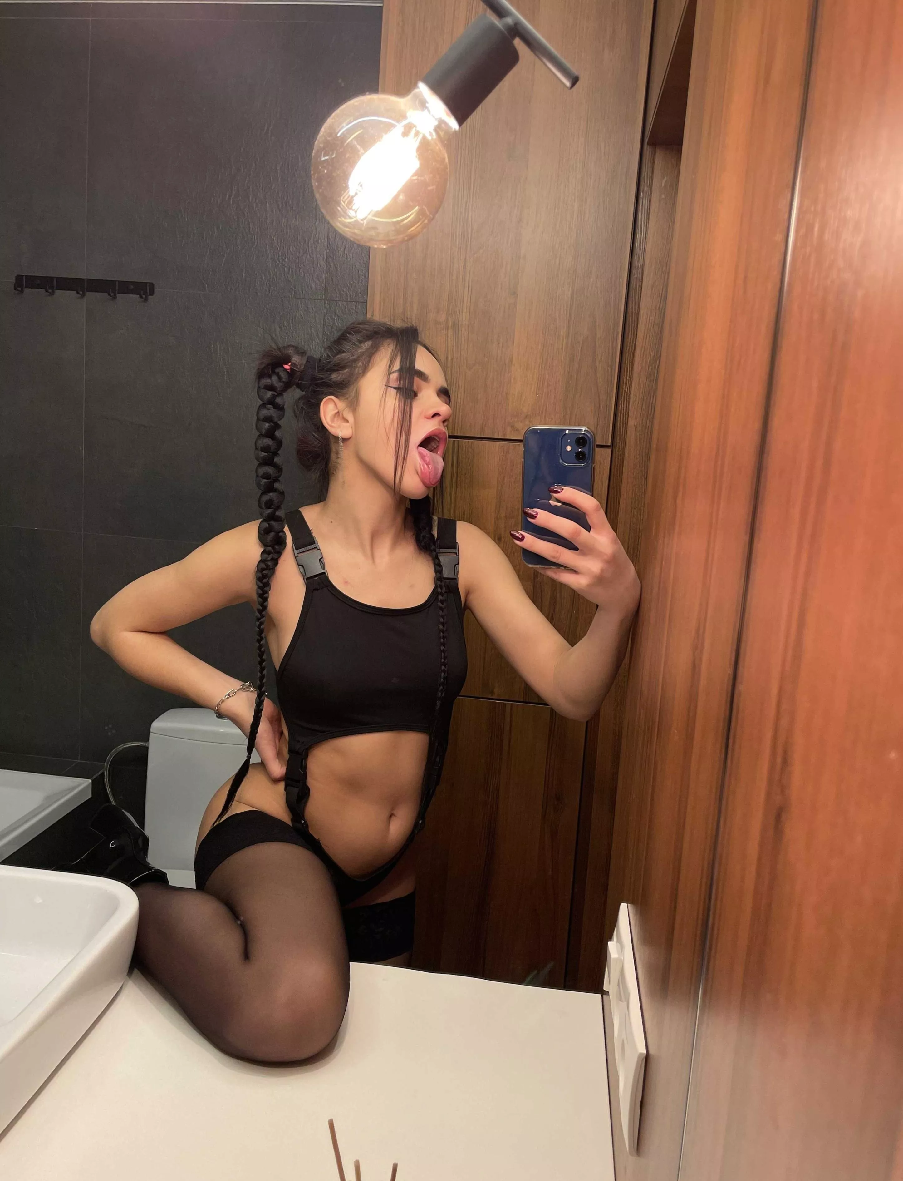 Tell me the size of your member with just one smiley posted by Queen_Voluptuousness