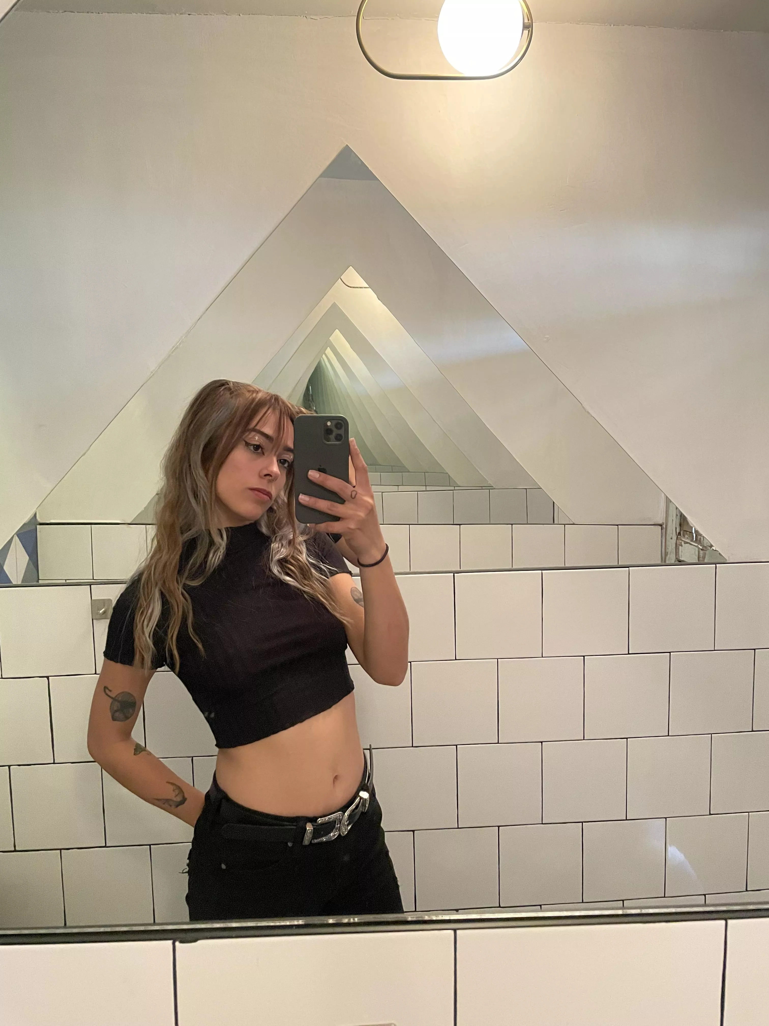 the coziest crop top I've ever worn, hopefully it suits me well too posted by Anelchacon