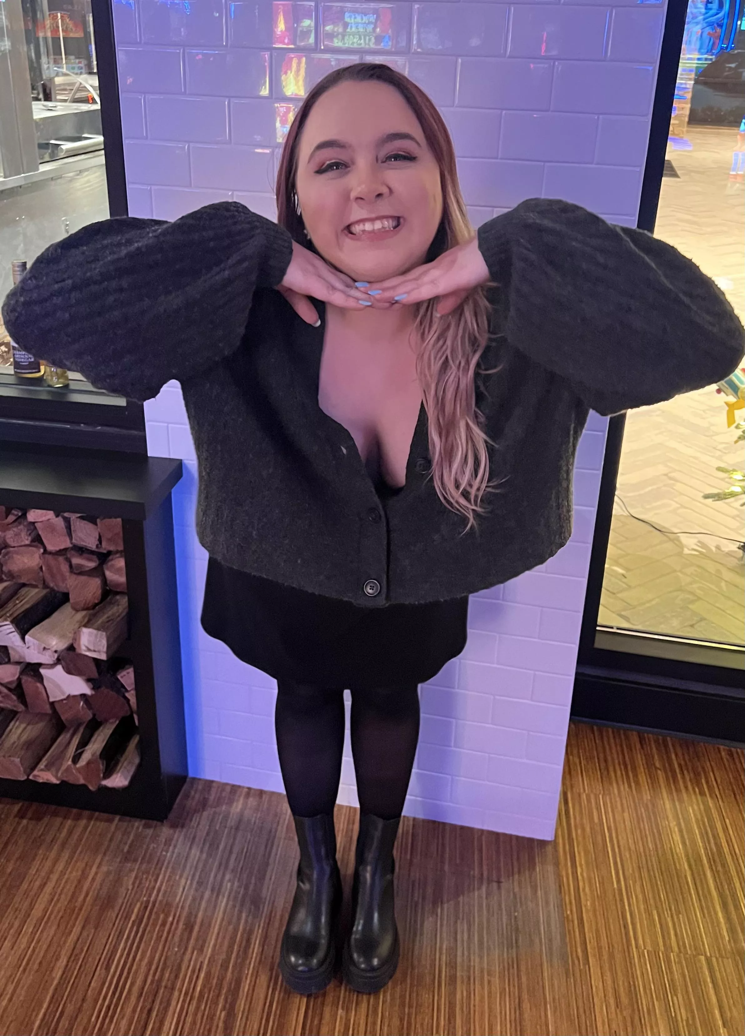 There’s something about a chunky boot that makes me so happy posted by DezzyDoe