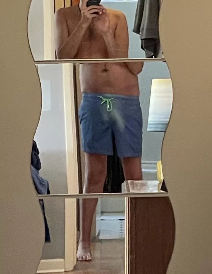 This color changing swim suit is… posted by AtomBomb28